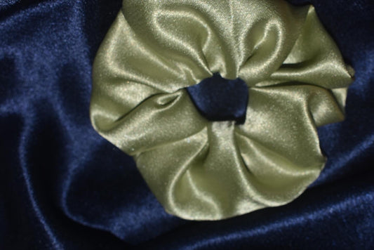 pista green scrunchie