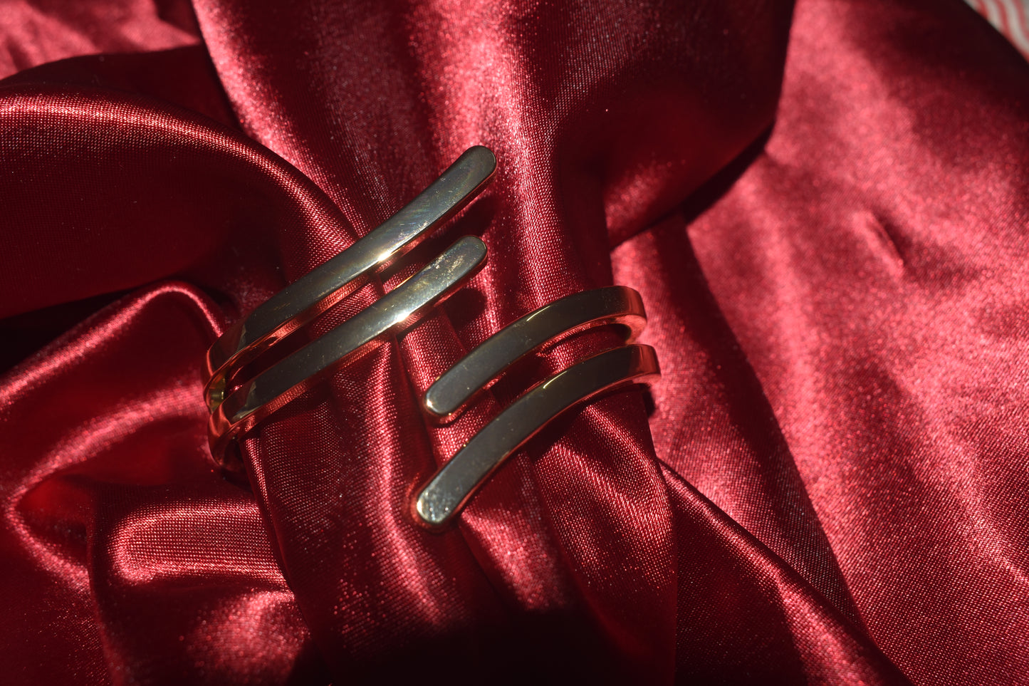 Crimson Gleam– Anti-Tarnish Gold Edition