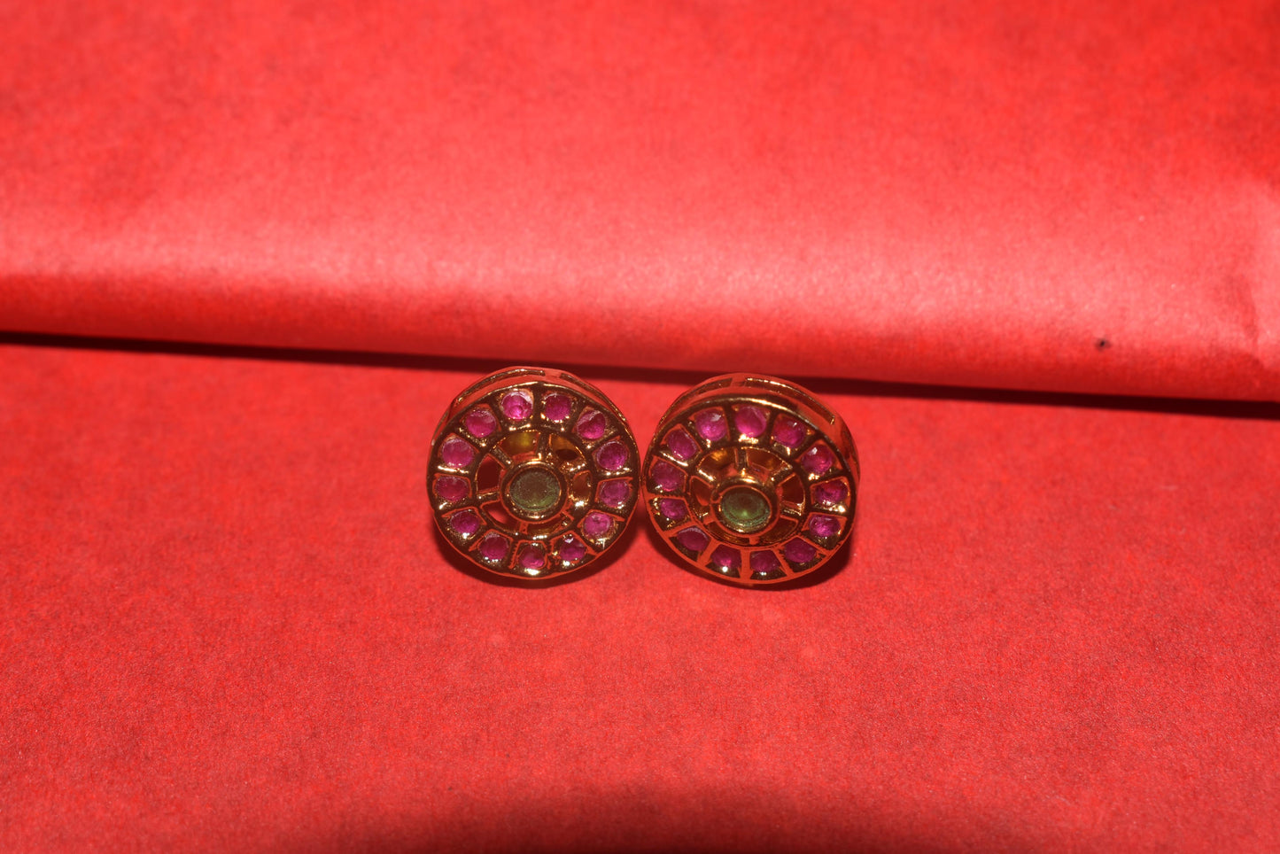 round studs